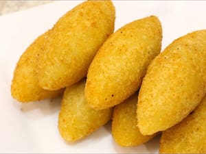 Bolinho de Mandioca com Carne