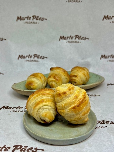 [4879-08-01] Mini Croissant de Peito de Peru e Damasco 25 Unds